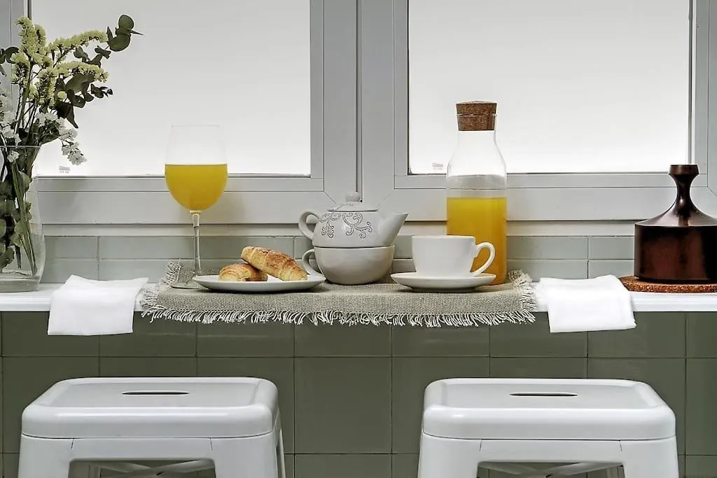 Mywhitewall Bib-Rambla Granada Spagna
